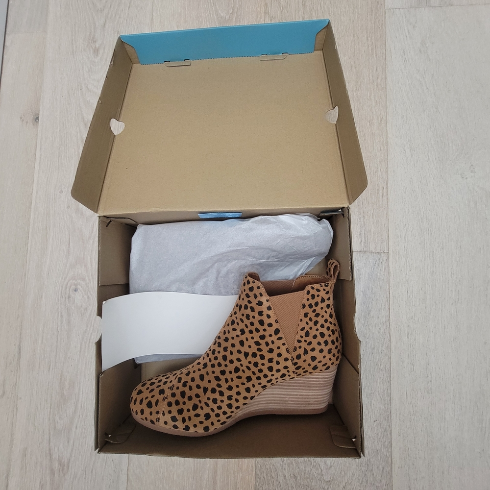 Toms SUEDE Cheetah Ankle Booties